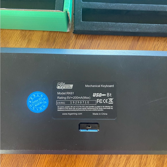 Royal Kludge Mechanical Keyboard Bundle - Picture 2 of 2